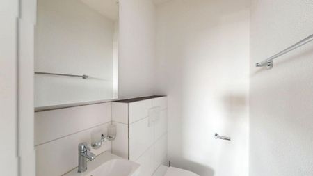 Exklusive 3.5-Zimmer-Attikawohnung im Erstbezug mit 98 m² Sonnenterrasse - Photo 3