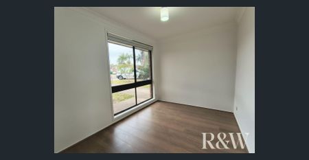 Freshly Painted Three Bedroom Home - Photo 3