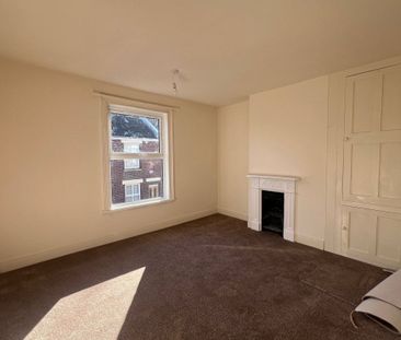 Diamond Street - Photo 1