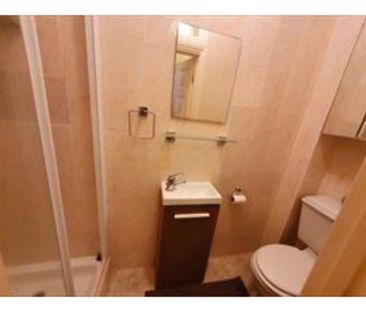 3 Bed Terraced House, Whites Avenue, IG2 - Photo 3