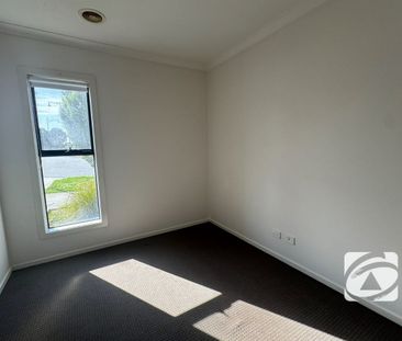 12 Fitzroy Street, Pakenham, Vic 3810 - Photo 1