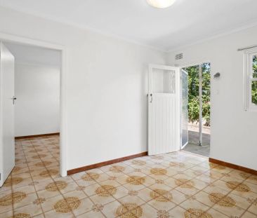 4B Pine Avenue, Brookvale. - Photo 1