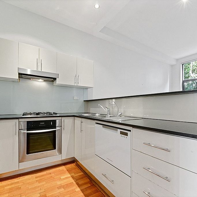 Contemporary Executive Living - Photo 1