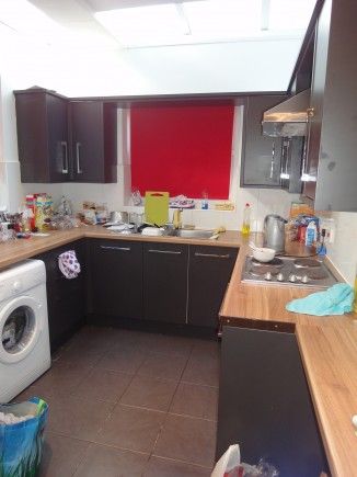 5 Bed Property - Individual Rooms Available - Photo 4