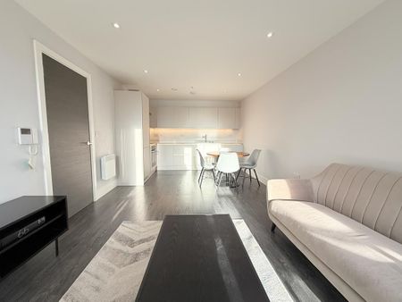 2 bedroom flat to rent - Photo 2