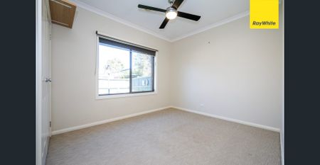 SPACIOUS FAMILY HOME WITH THEATRE & MULTIPLE LIVING AREAS - Photo 4