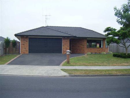 45 Farringdon Avenue, Rototuna — - Photo 4