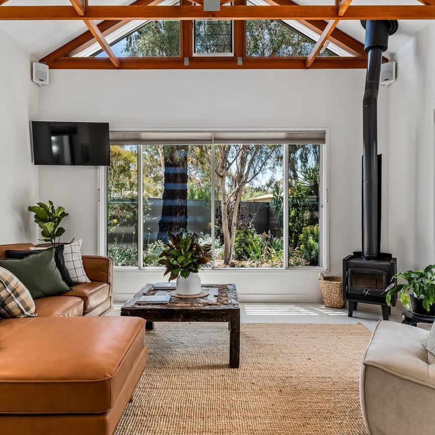 A Serene Family Retreat awaits, hidden amid beautifully effortless! - Photo 1