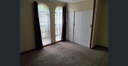 Comfortable home in great location - Photo 4