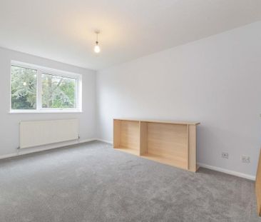 4 bedroom detached house to rent - Photo 3