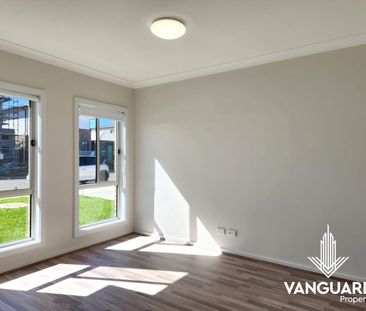 Family Home Double Storey 4 Beds, Study/Office Area & Large Backyard - Photo 3