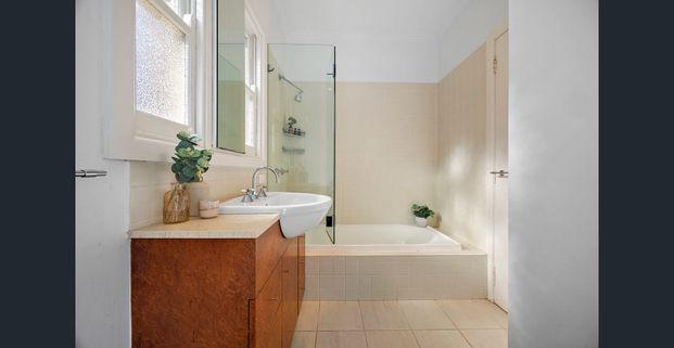 Character, Comfort and Lifestyle in Prime Glen Iris Location - Photo 1