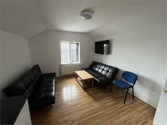 6 bedroom house share to rent - Photo 1