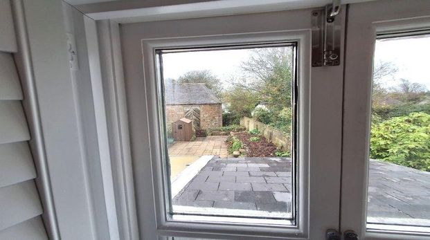 2 bedroom terraced house to rent - Photo 1