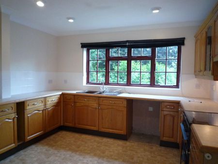 4 bedroom detached house to rent - Photo 4