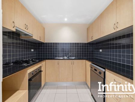 SPACIOUS ONE-BEDROOM APARTMENT IN CHATSWOOD - Photo 4