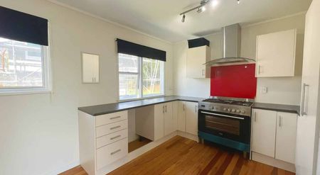 Elevated on Ewenson! - Photo 3