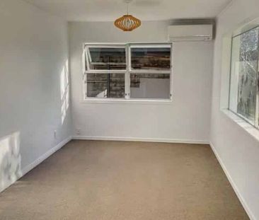 Charming 1BR Flat in Belmont! - Photo 3