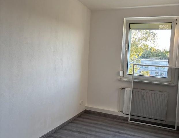 Kleine 4 Raum Wohnung ab sofort zur Vermietung - Foto 1