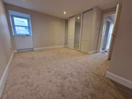 2 bedroom semi-detached house to rent - Photo 3