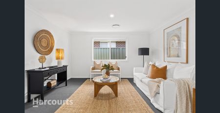 Near new, single level family home - Photo 2