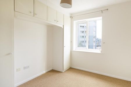 2 Bed Flat - Photo 2