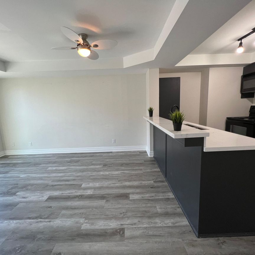 For Lease - 44 Bond Street Unit# 204, Oshawa, Ontario - Photo 1