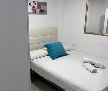Carrer de la Reina, Valencia, Valencian Community 46011 - Photo 6