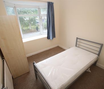 1 bedroom Flat to let - Photo 2