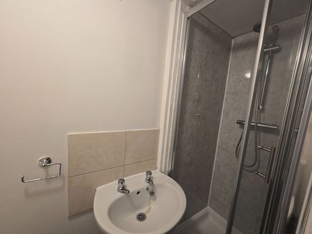 2 Bed Flat, St. Mary's Road, SE25 - Photo 5