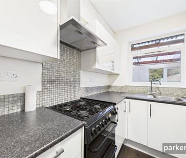 3 bedroom semi-detached house to rent - Photo 6