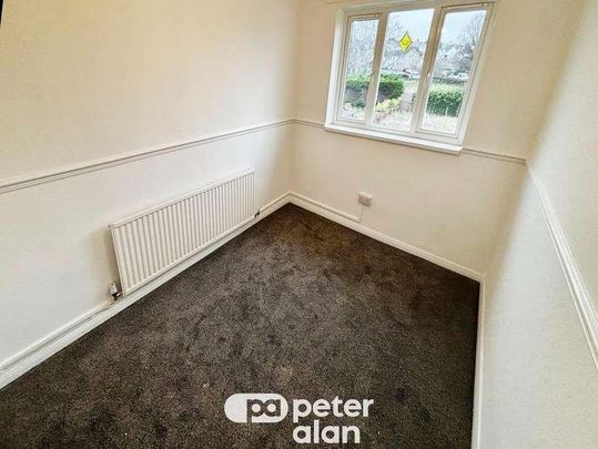 Park Avenue, Rogerstone, Newport, NP10 - Photo 1