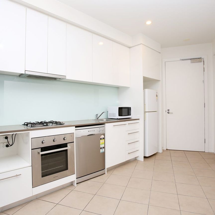 Partially furnished apartment in heart of Travancore - Photo 1