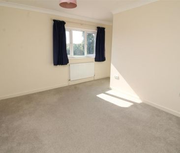 4 bedroom terraced house to rent - Photo 5