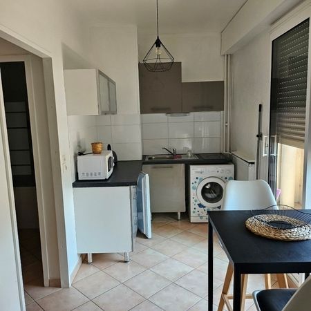 Location Appartement 1 pièce 29m² - Photo 3