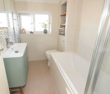 3 Bed Maisonette, Brangwyn Crescent, SW19 - Photo 6