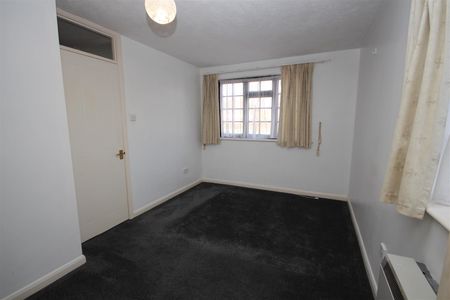 1 bedroom Terraced House to let - Photo 4