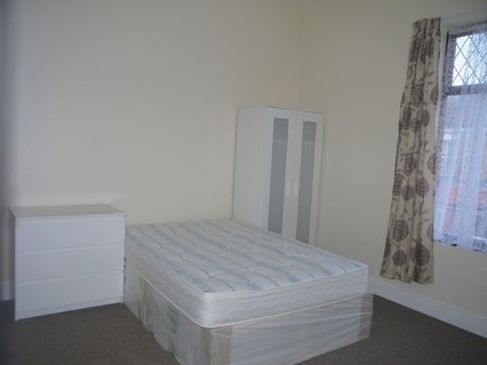 Newly refurbished 3 bed house - Photo 1