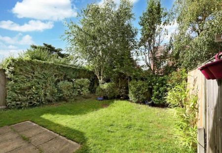 3 bedroom semi-detached house to rent - Photo 5