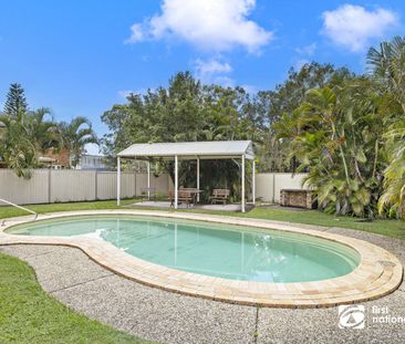 RECENTLY RENOVATED TOWNHOUSE IN GREAT LOCATION! - Photo 5