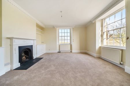 5 bedroom detached house to rent - Photo 2