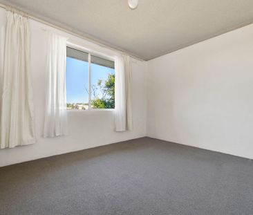 Convenient & Spacious One Bedroom Apartment - Photo 1