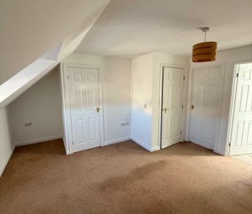 3 bedroom end of terrace house to rent - Photo 3