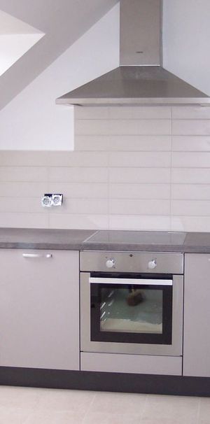 Appartement te huur in Genk voor € 685 met 1 slaapkamer - Photo 1