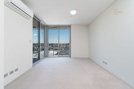 Top Floor Apartment with Great Locale - Photo 5