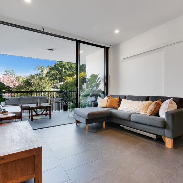 Under application - Photo 1