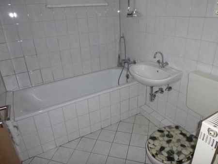 Demnächst für Sie Bezugsfertig mit modernem Wannenbad und Balkon - Photo 5