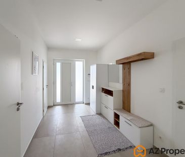 AZ PROPERTY* ponúkam na prenájom priestranný bungalov s bazénom a dokonale upravenou záhradou – Fotografia 6