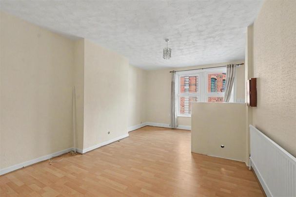 3 bedroom flat to rent - Photo 1