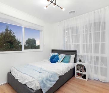 Stunning Family Home - Photo 6